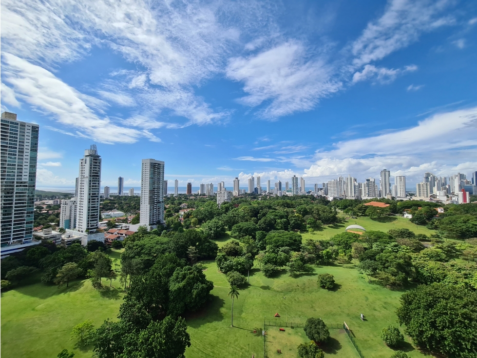 SE VENDE EN PH RESIDENCIAS DEL SOL - VISTA AL PARQUE OMAR - PISO ALTO