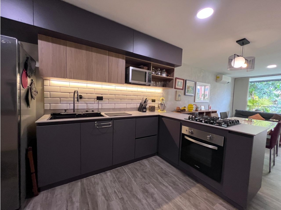 APARTAMENTO EN VENTA EN POBLADO, MILLA DE ORO