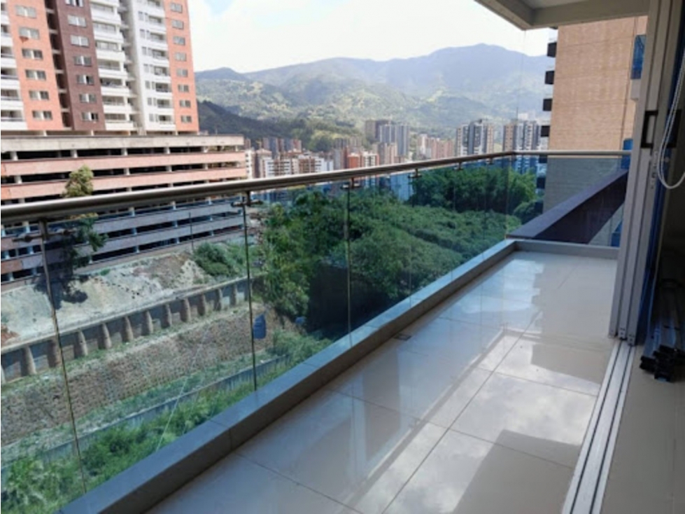 Apartamento en venta en Sabaneta, cerca al parque - 1