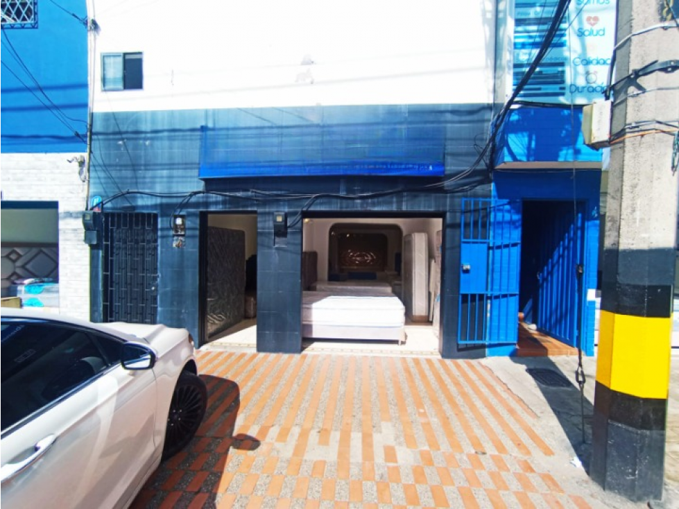 LOCAL DE 3 NIVELES EN VENTA EN SAN JOAQUIN LA 65
