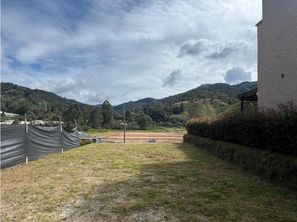 LOTE EN VENTA, EL RETIRO.