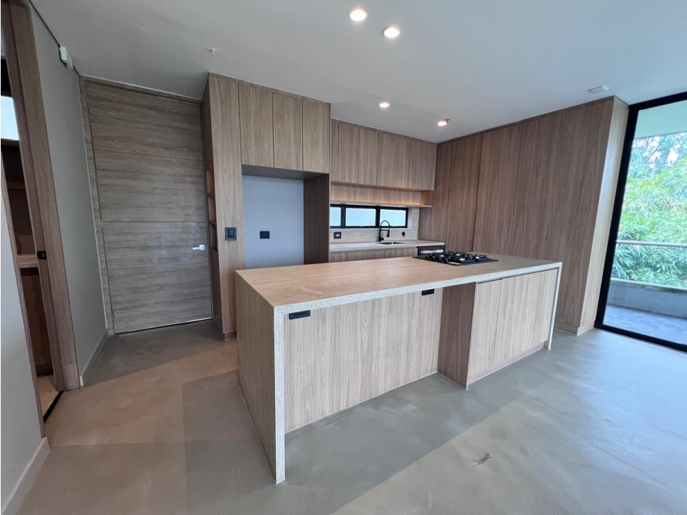 APARTAMENTO EN VENTA EN ENVIGADO, LOMA DEL ESCOBERO.