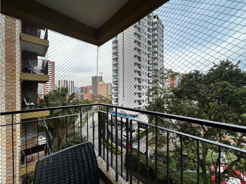 Apartamento en venta en Sabaneta, cercal Centro comercial Aves Marias