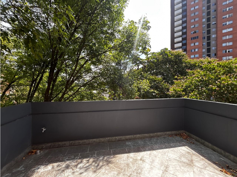 Apartamento duplex en venta en San Diego, cerca al centro comercial — foto 2