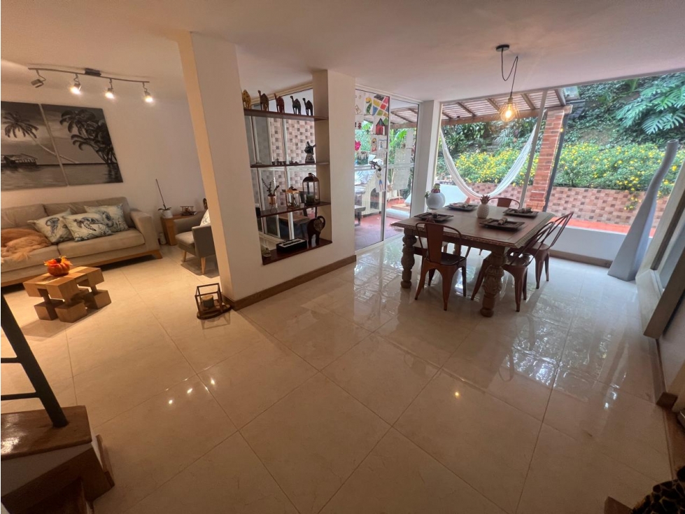 CASA EN VENTA EN MEDELLIN, POBLADO, EL TESORO