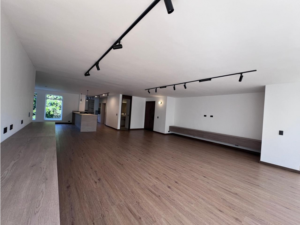 Vendo Apartamento Remodelado en Milla de Oro, 205m2. — foto 4