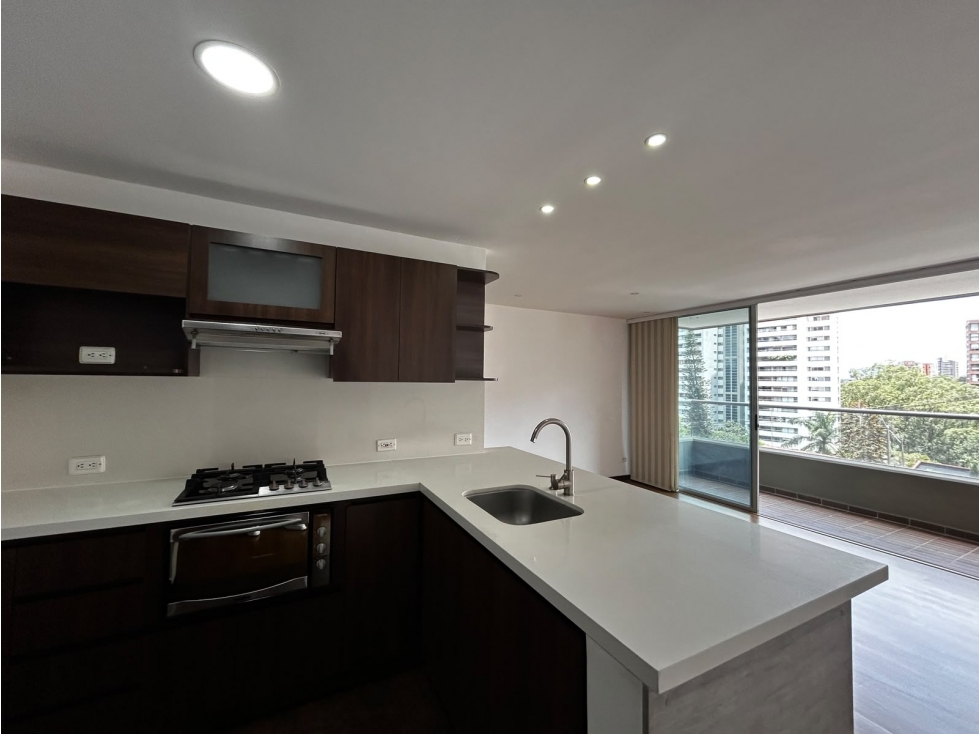Apartamento en venta en Envigado, sector Loma del Esmeraldal — foto 3