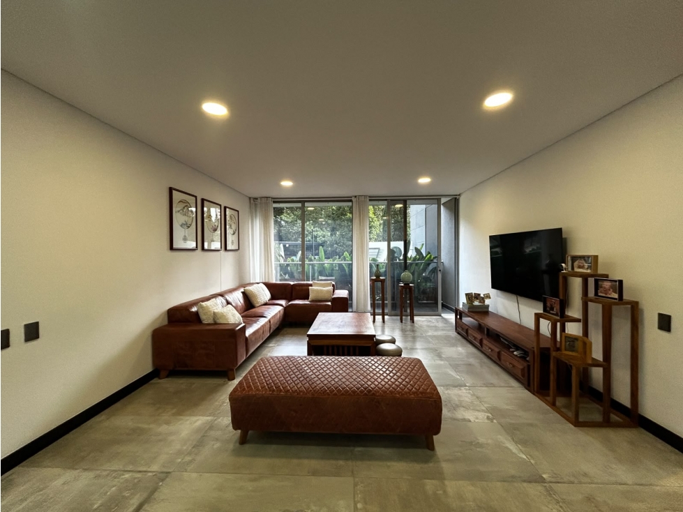Apartamento en venta en el Poblado, cerca al C.C Vizcaya