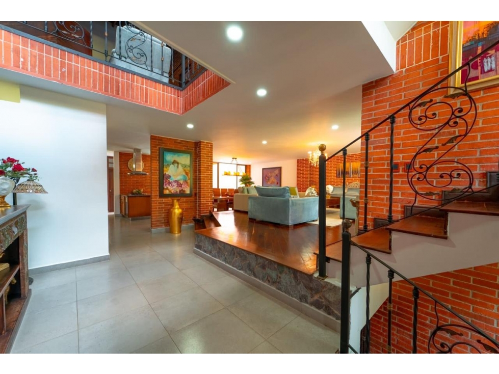 Casa unifamiliar en venta en Sabaneta, cerca al parque