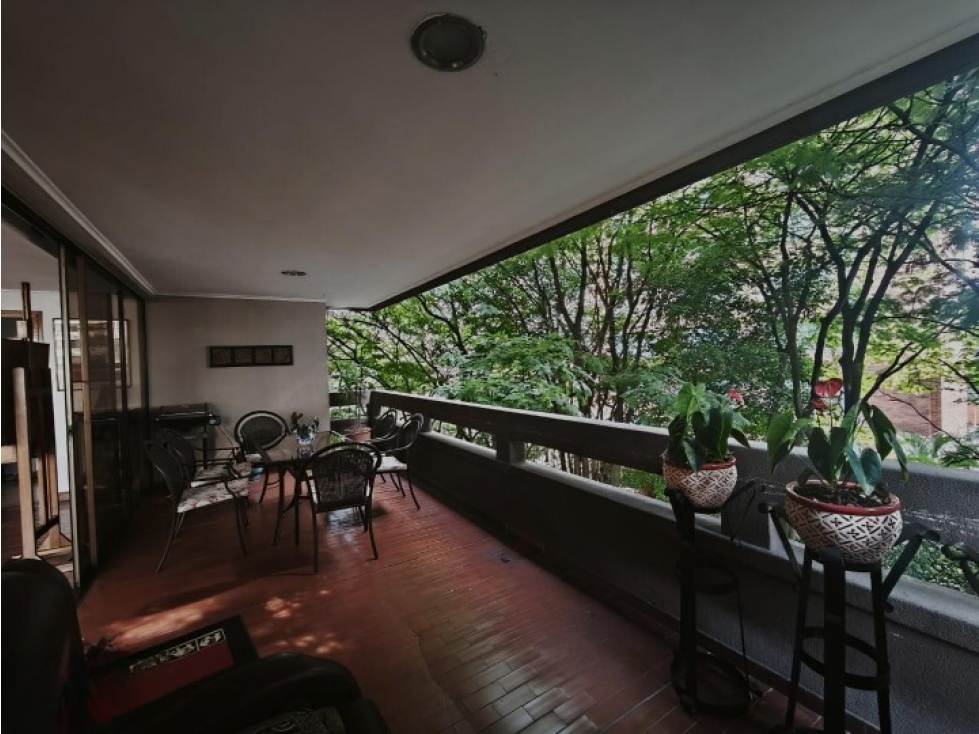 Apartamento en venta en el Poblado, cerca a la Milla de Oro