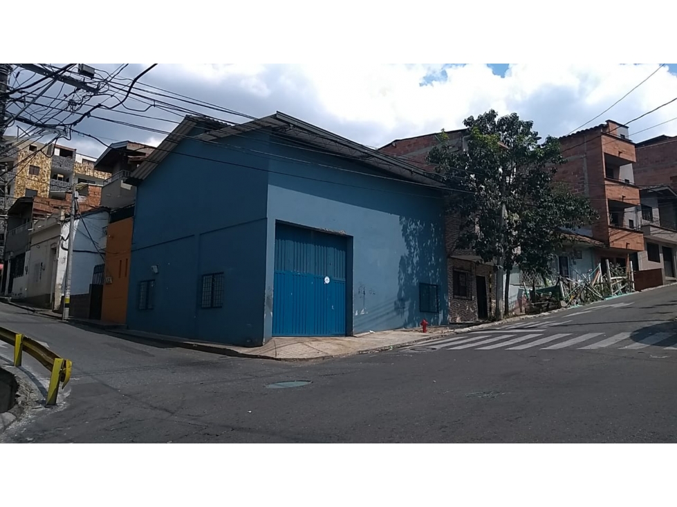 BODEGA ESQUINERA DOBLE ALTURA EN VENTA EN LA CANDELARIA - 6