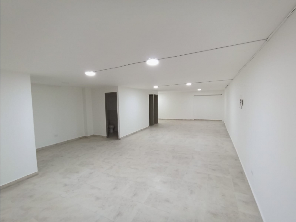 OFICINA PARA VENTA SECTOR DE LA 33