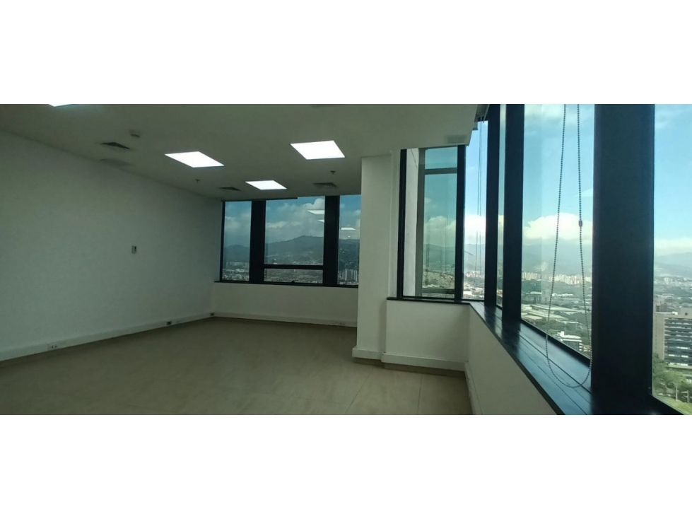 Oficina en Venta Poblado Milla de Oro - Rentando.