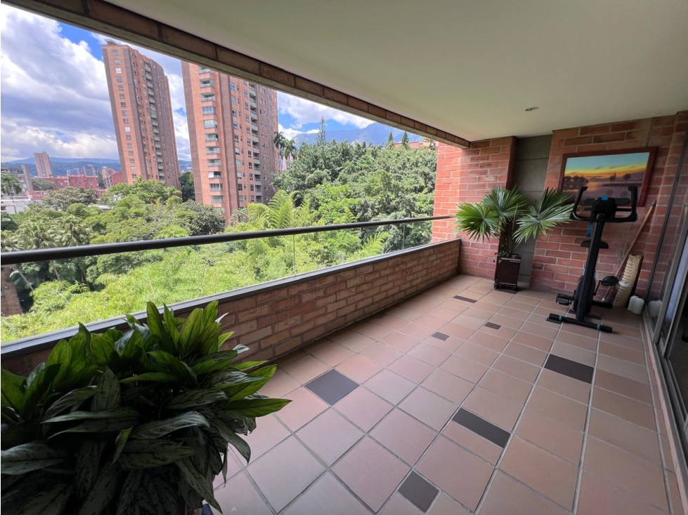 APARTAMENTO EN VENTA EN POBLADO, LOS BALSOS. — foto 2