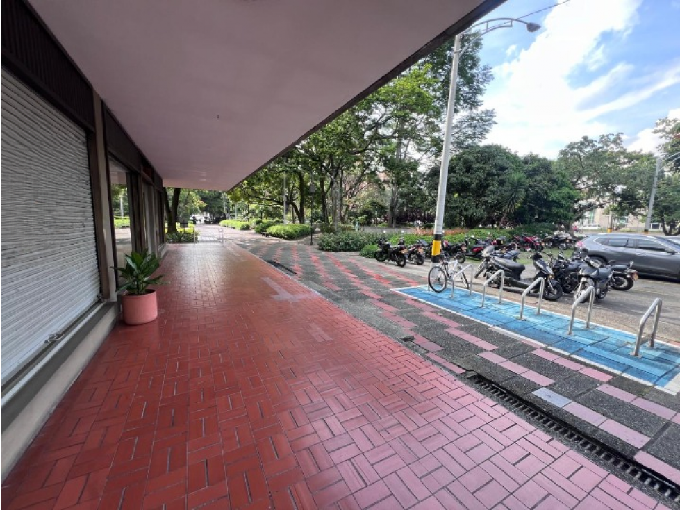 LOCAL EN VENTA MEDELLIN, SURAMERICANA.
