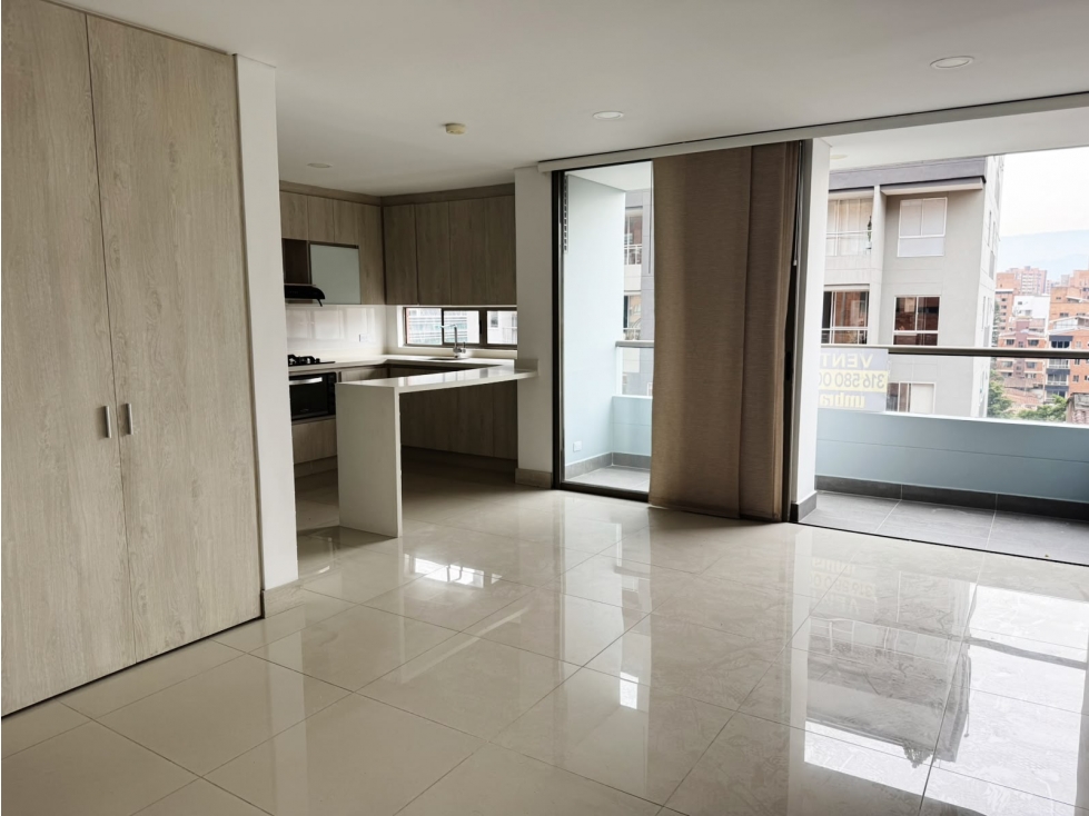 Apartamento en venta en Envigado, cerca al centro comercial