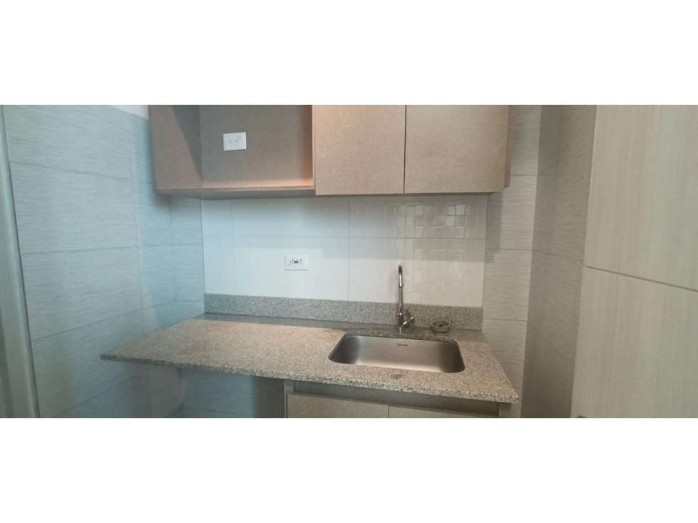 Oficina en Venta Poblado Milla de Oro - Rentando. — foto 3