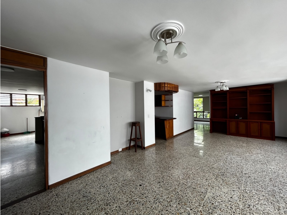 Apartamento en venta en el Poblado, sector Patio Bonito