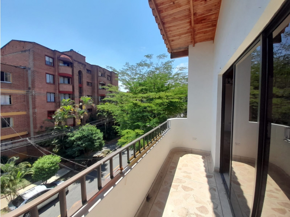 CASA EN VENTA EN LAURELES SIMON BOLIVAR LAURELES