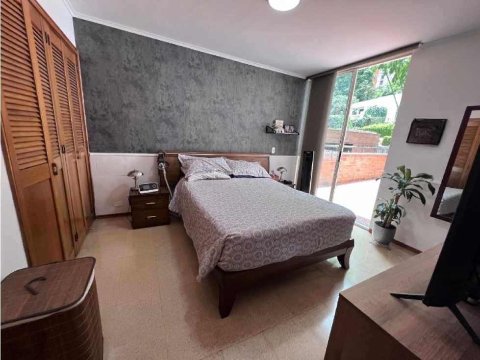 APARTAMENTO EN VENTA EN POBLADO, CASTROPOL.