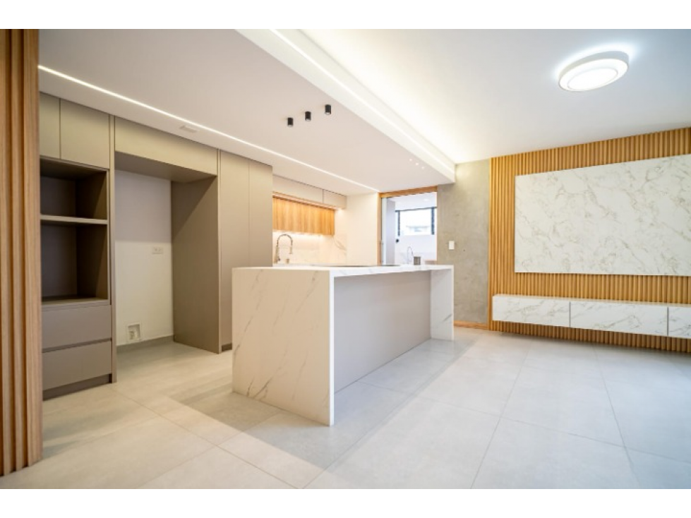 Venta apartamento remodelado en Milla de Oro