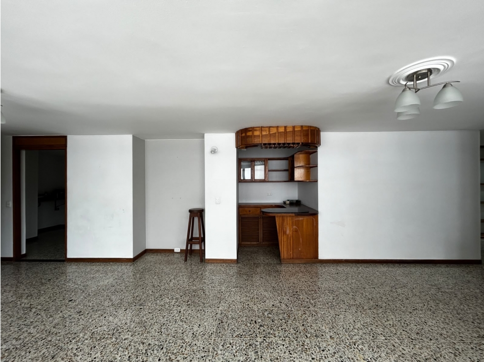 Apartamento en venta en el Poblado, sector Patio Bonito — foto 2