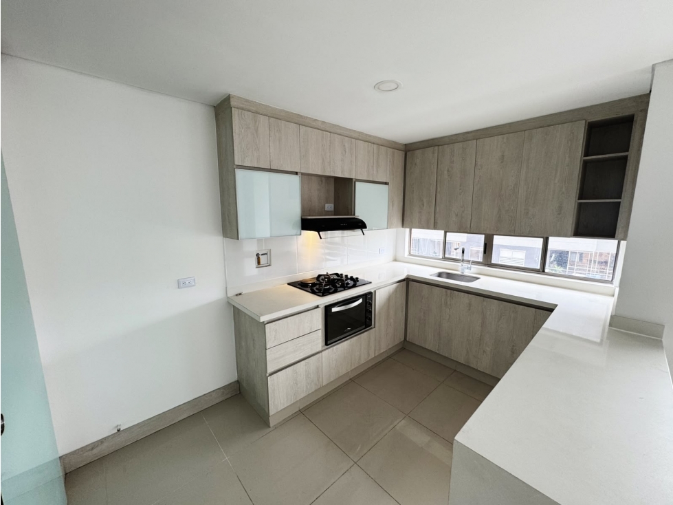 Apartamento en venta en Envigado, cerca al centro comercial — foto 4