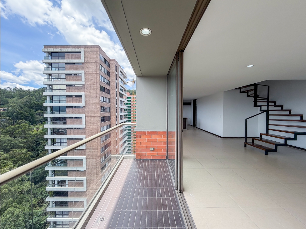 PENTHOUSE EN VENTA EN ALTOS DEL POBLADO — foto 2