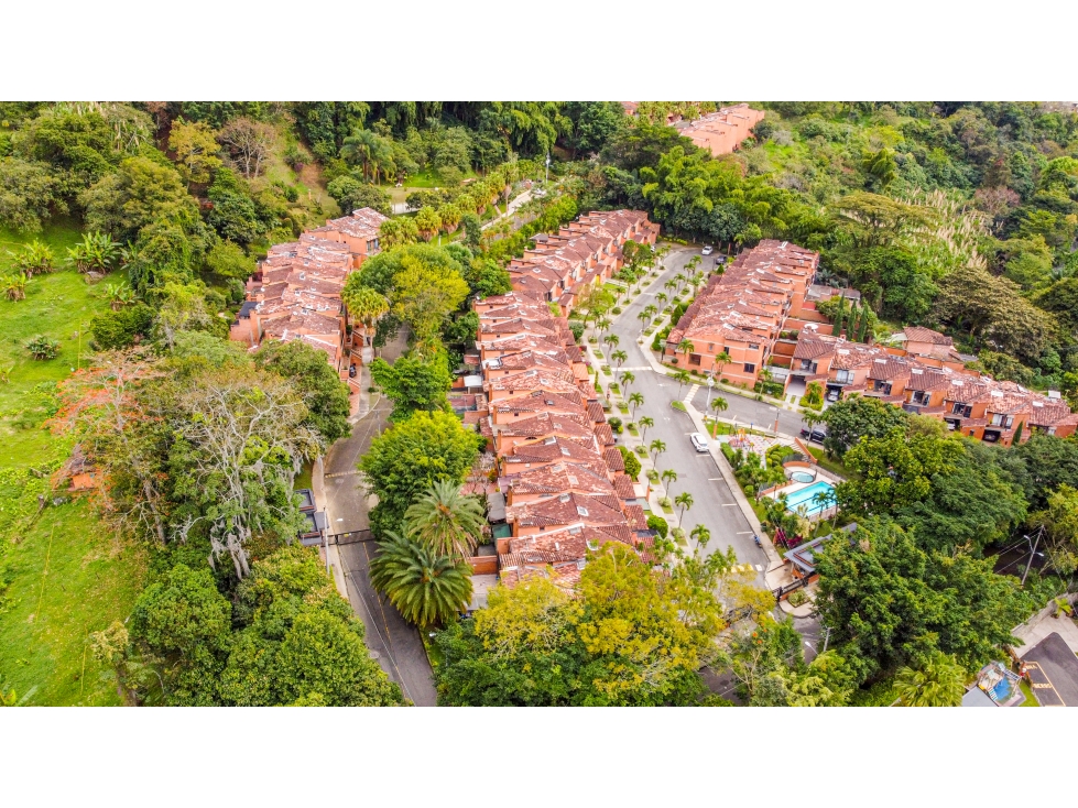 CASA EN VENTA EN ENVIGADO LOMA DE LAS BRUJAS