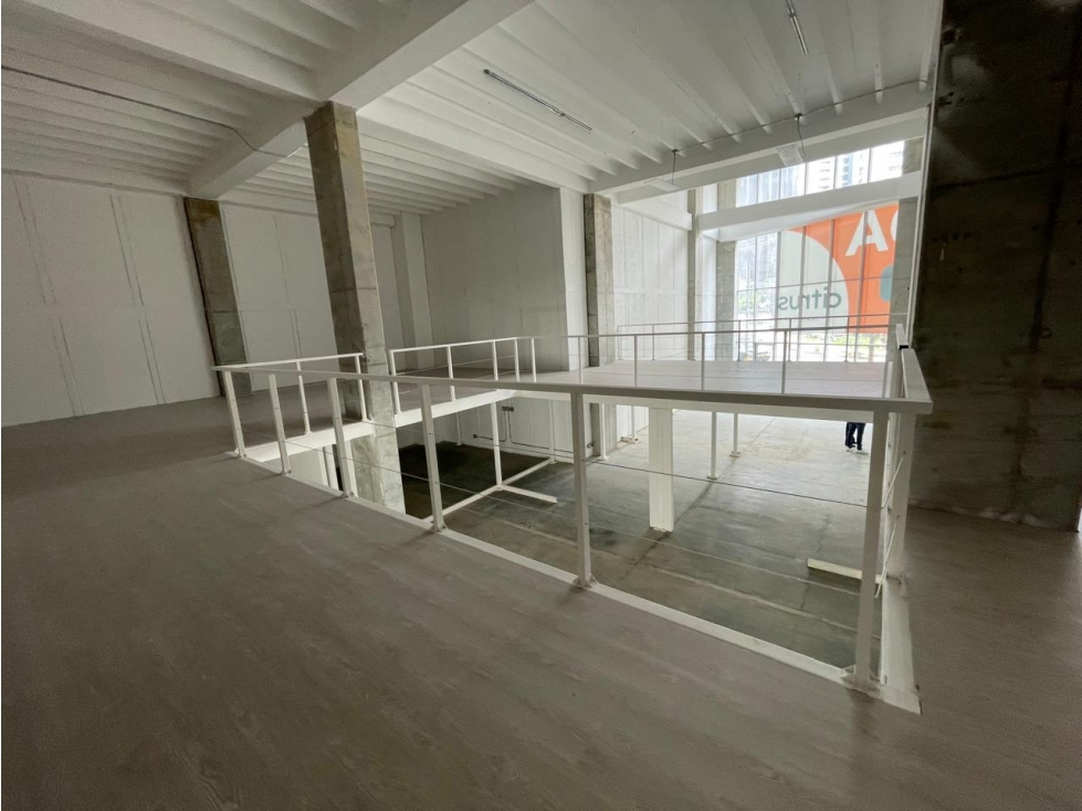 Local Comercial en Arriendo Barrio Colombia, Medellín — foto 3