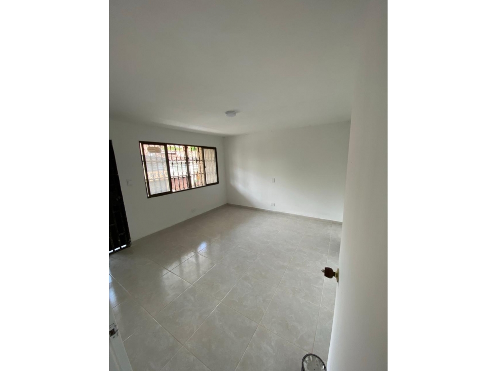 ARRIENDO CASA COMERCIAL AV. 80 CON COLOMBIA — foto 2
