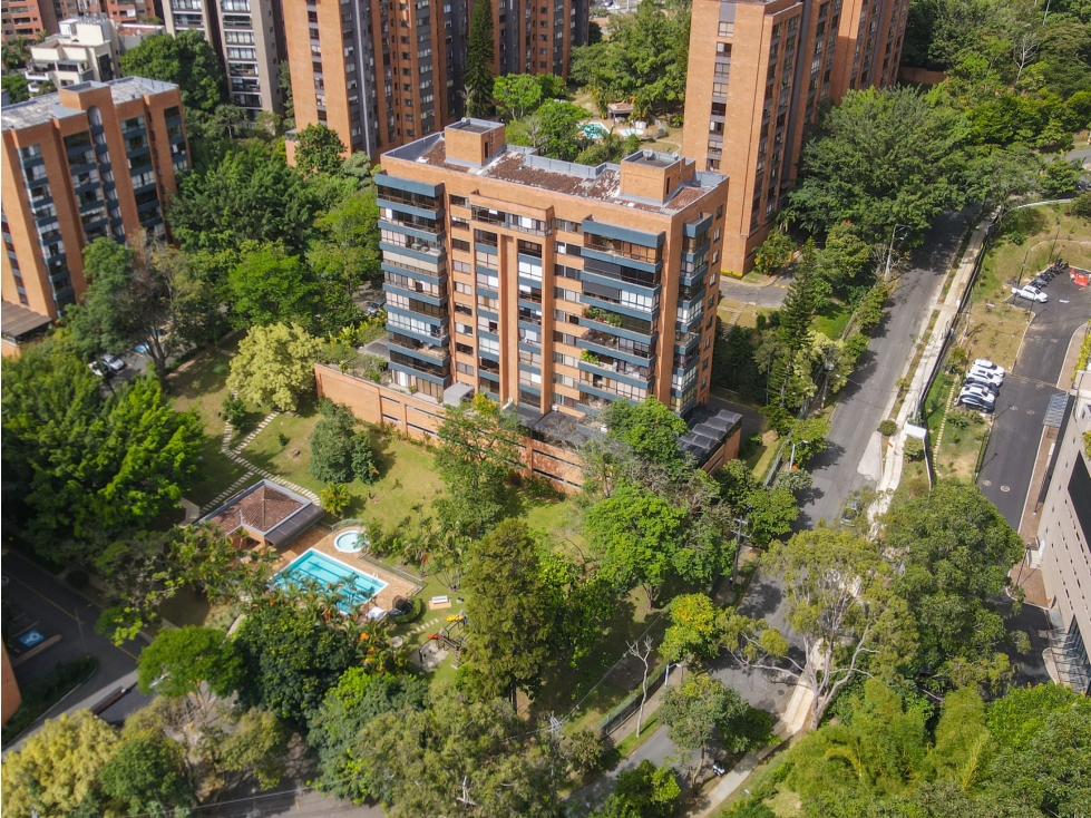 APARTAMENTO AMPLIO CON VISTA EN LOS BALSOS EL POBLADO — foto 2