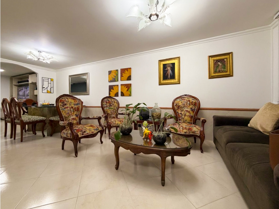 EN VENTA HERMOSA CASA EN SABANETA PARTE PLANA