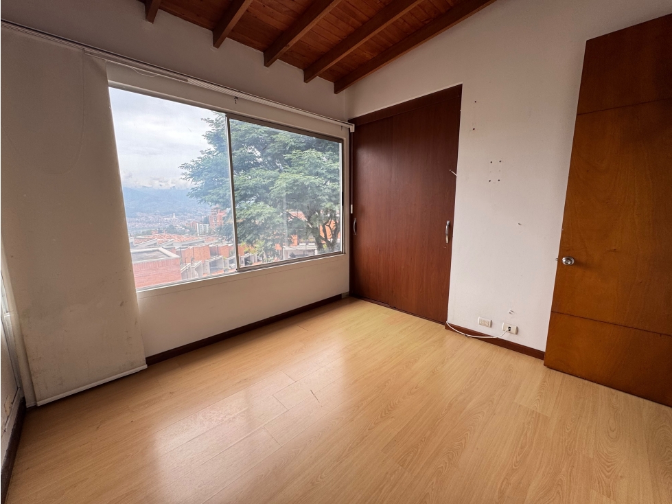 ¡CASA ESQUINERA EN VENTA EL POBLADO! Sector Chuscalito — foto 2