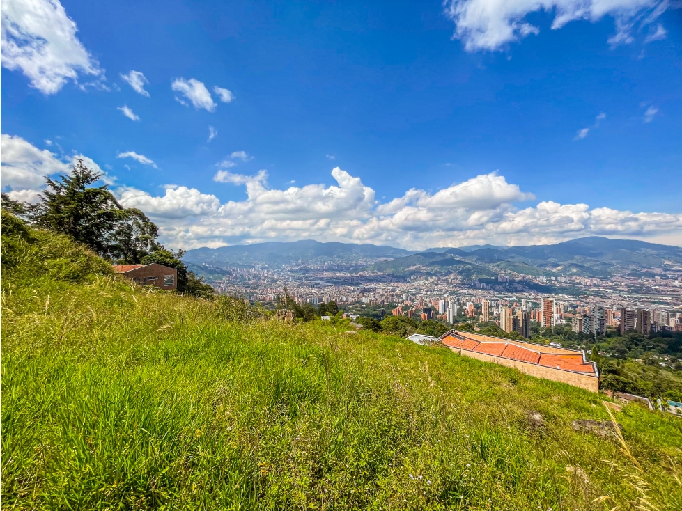 LOTE EN PARCELACIÓN CERRADA EN EL POBLADO CON VISTA A LA CIUDAD