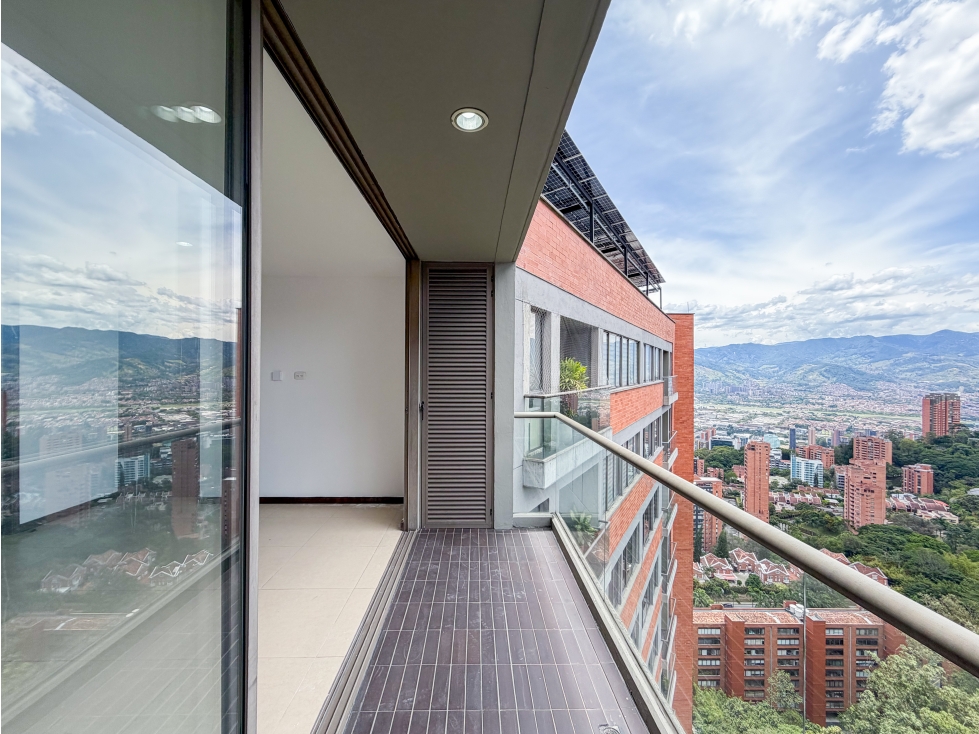 PENTHOUSE EN VENTA EN ALTOS DEL POBLADO — foto 3