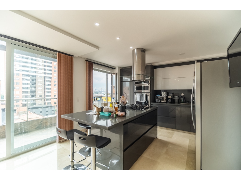PENTHOUSE EN VENTA EN ENVIGADO A 1 CUADRA DEL VIVA — foto 2