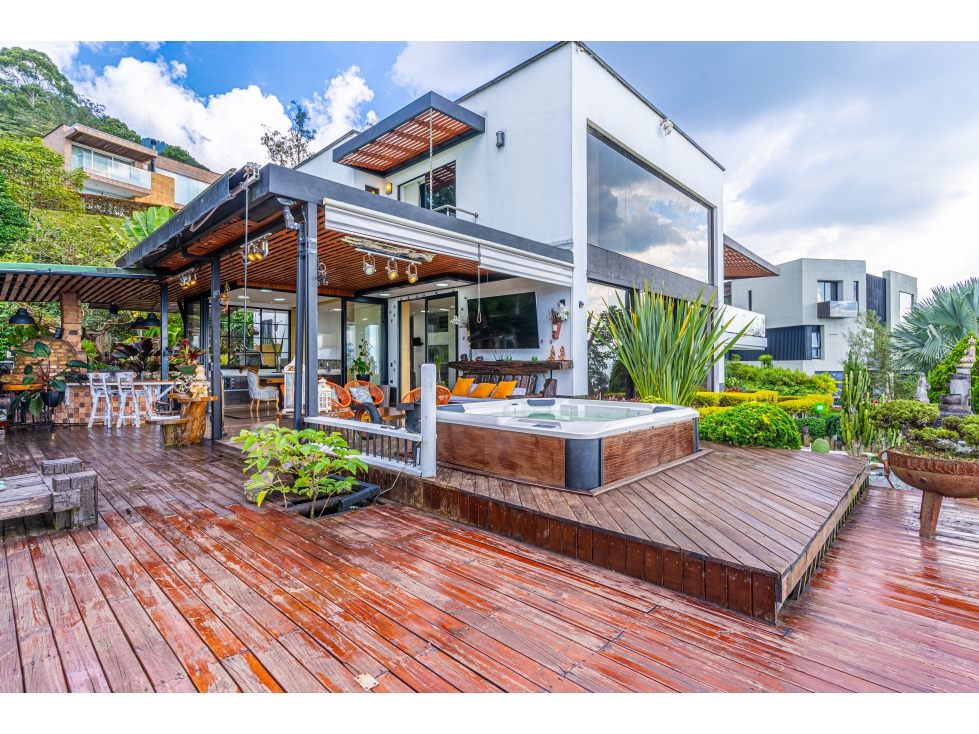CASA EN VENTA EN POBLADO SECTOR BALSOS CON VISTA A LA CIUDAD — foto 2