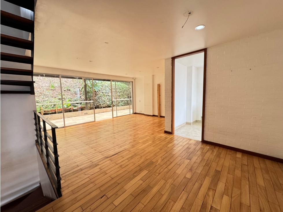 ¡CASA ESQUINERA EN VENTA EL POBLADO! Sector Chuscalito