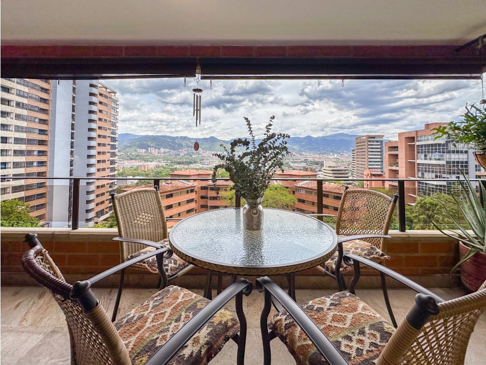 APARTAMENTO EN VENTA DE 221M2 EN CASTROPOL POBLADO — foto 2