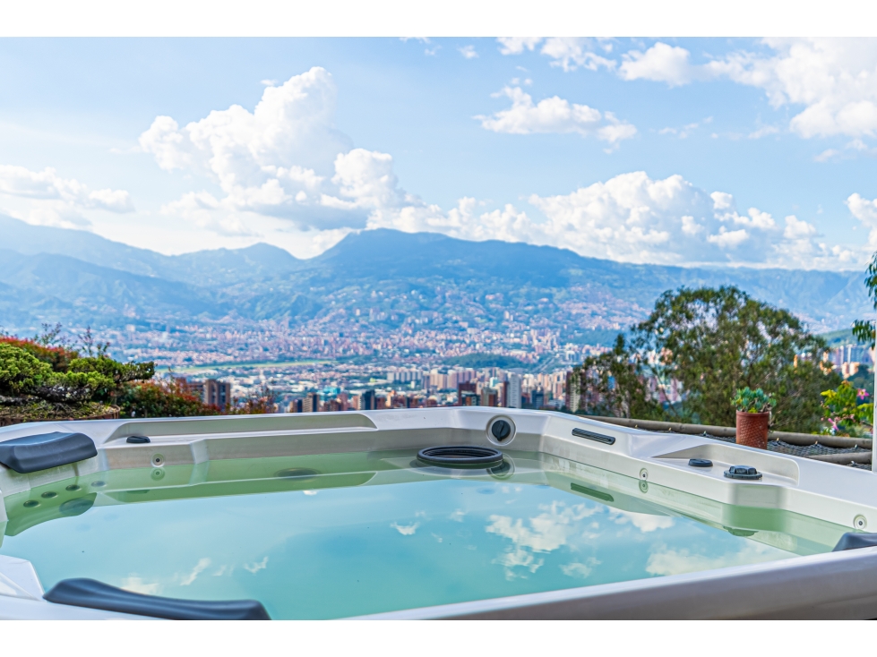 CASA EN VENTA EN POBLADO SECTOR BALSOS CON VISTA A LA CIUDAD — foto 4