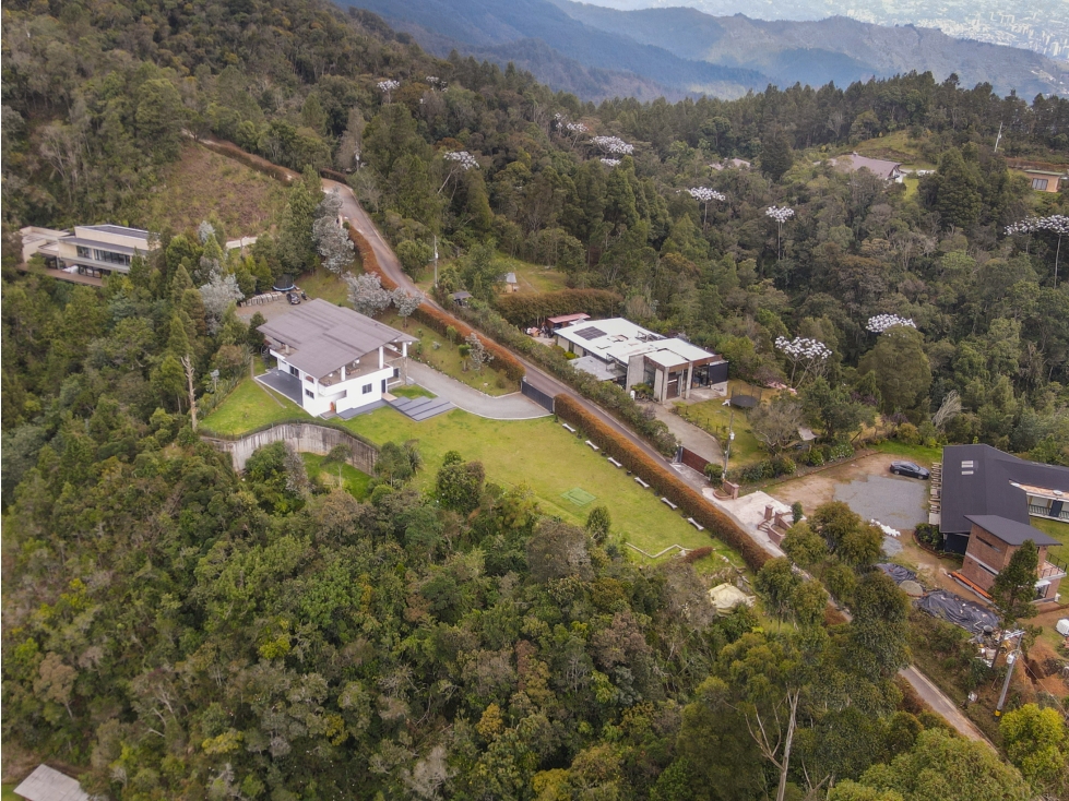 CASA CAMPESTRE EN VENTA EN EL ALTO DEL ESCOBERO — foto 2
