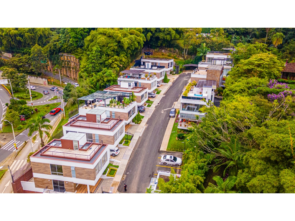CASA EN VENTA DE DOS NIVELES EN ENVIGADO EL ESMERALDAL