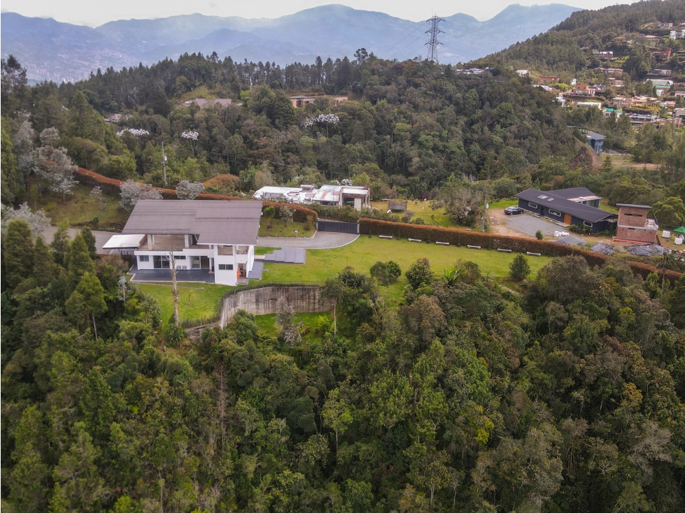 CASA CAMPESTRE EN VENTA EN EL ALTO DEL ESCOBERO — foto 3