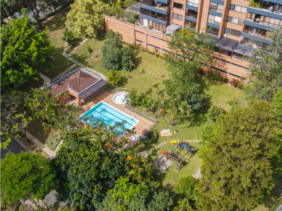 APARTAMENTO AMPLIO CON VISTA EN LOS BALSOS EL POBLADO — foto 3