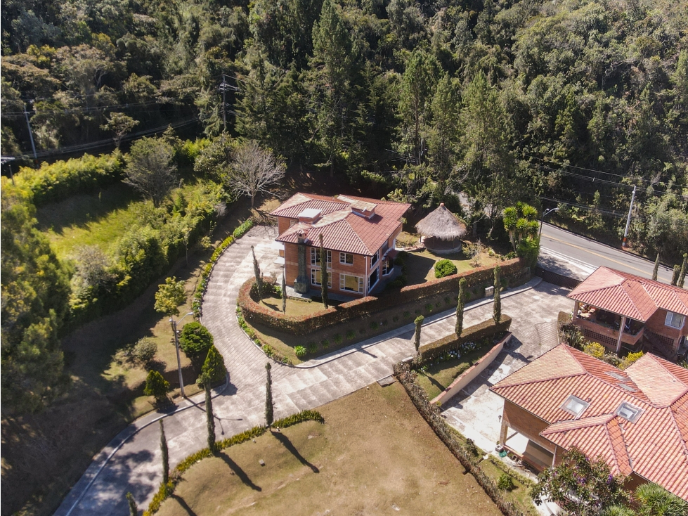 Venta de Casa Campestre de 2 Niveles Alto del Escobero — foto 3