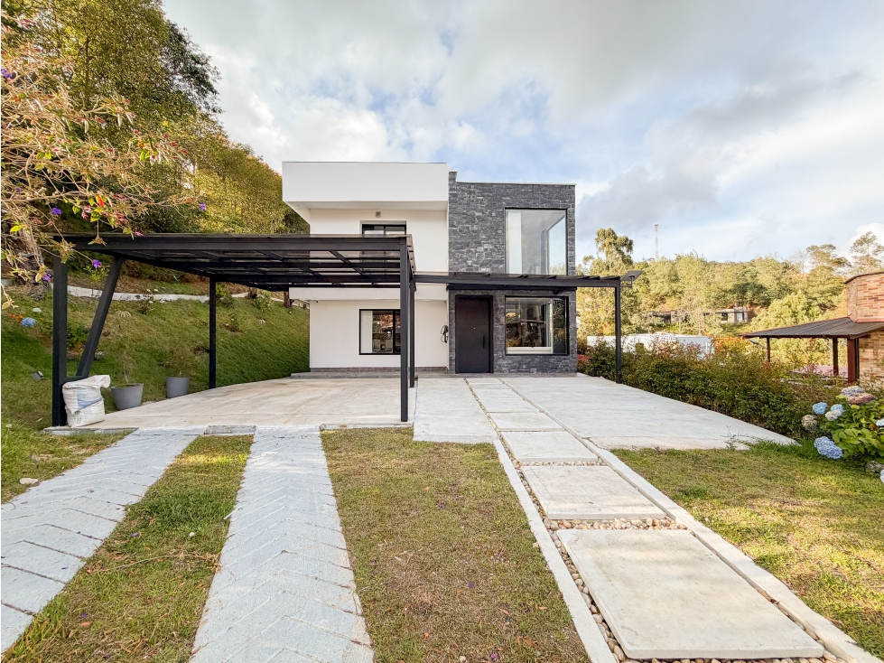 VENTA CASA CAMPESTRE DE DOS NIVELES ALTO DEL ESCOBERO ENVIGADO — foto 2