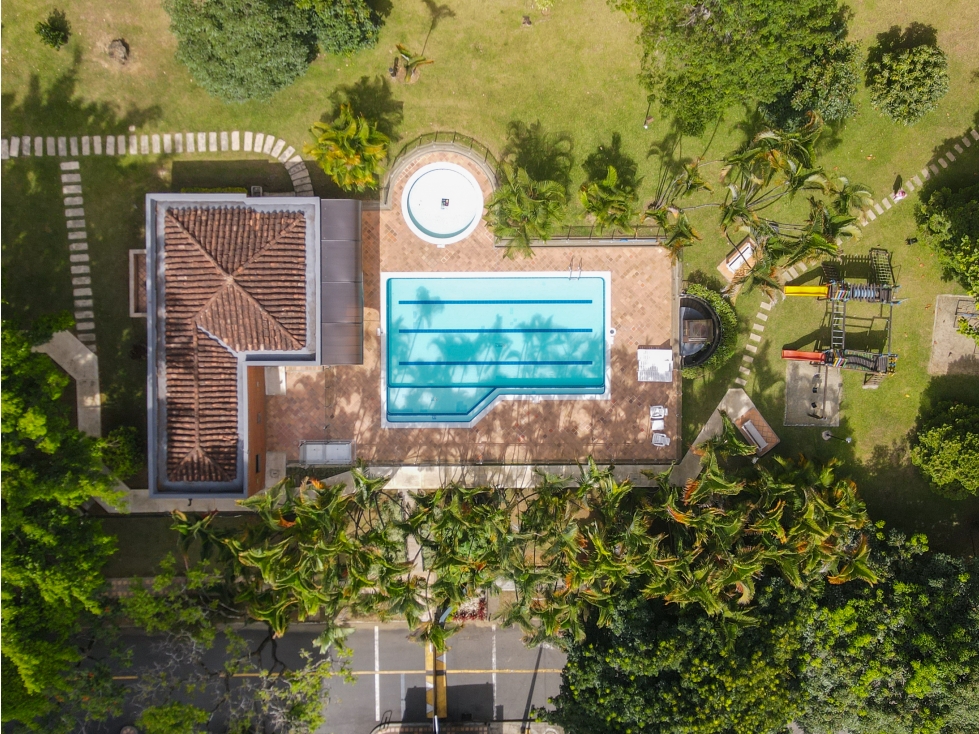 APARTAMENTO AMPLIO CON VISTA EN LOS BALSOS EL POBLADO — foto 4