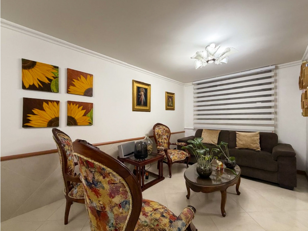 EN VENTA HERMOSA CASA EN SABANETA PARTE PLANA — foto 2