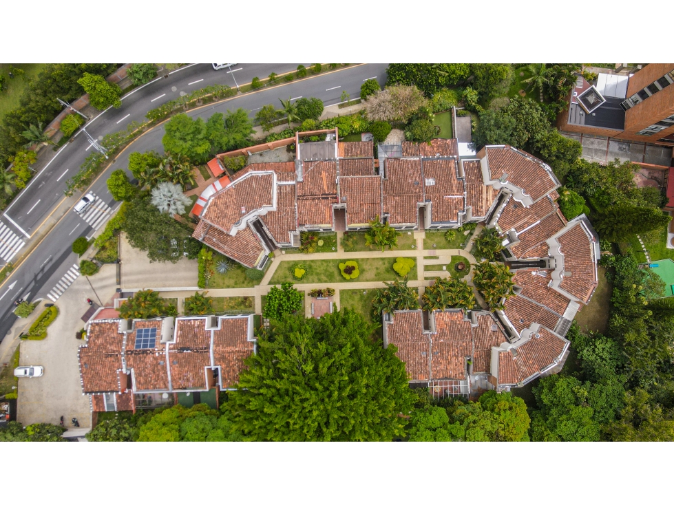 CASA EN VENTA REMODELADA DE 4 NIVELES EN LOS BALSOS POBLADO